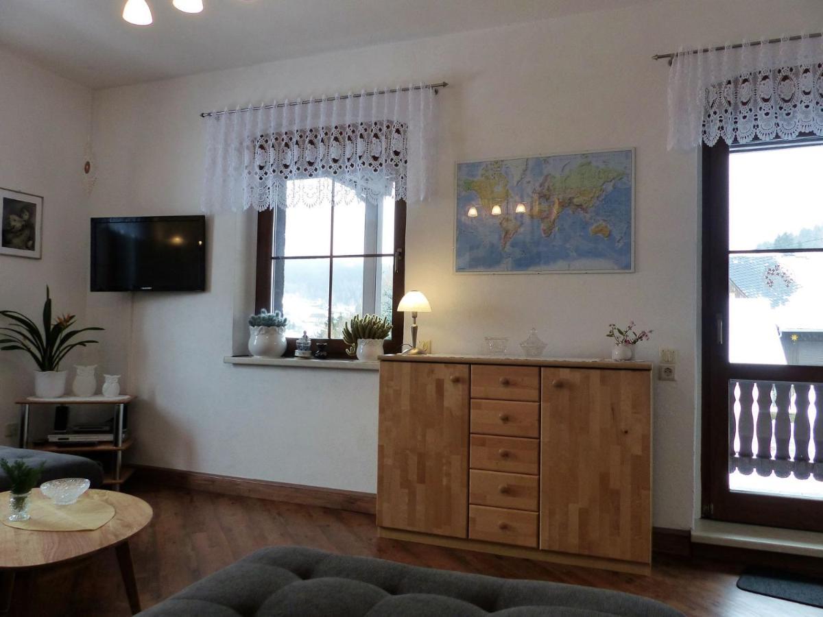 Cozy Apartment In Ore Mountains With Balcony Breitenbrunn  Bilik gambar