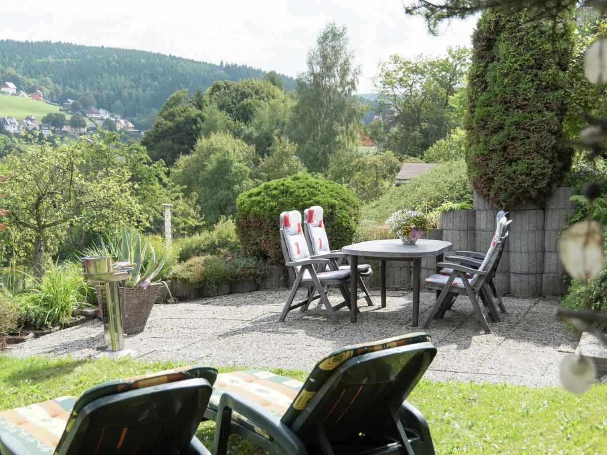Cozy Apartment In Ore Mountains With Balcony Breitenbrunn  Bilik gambar