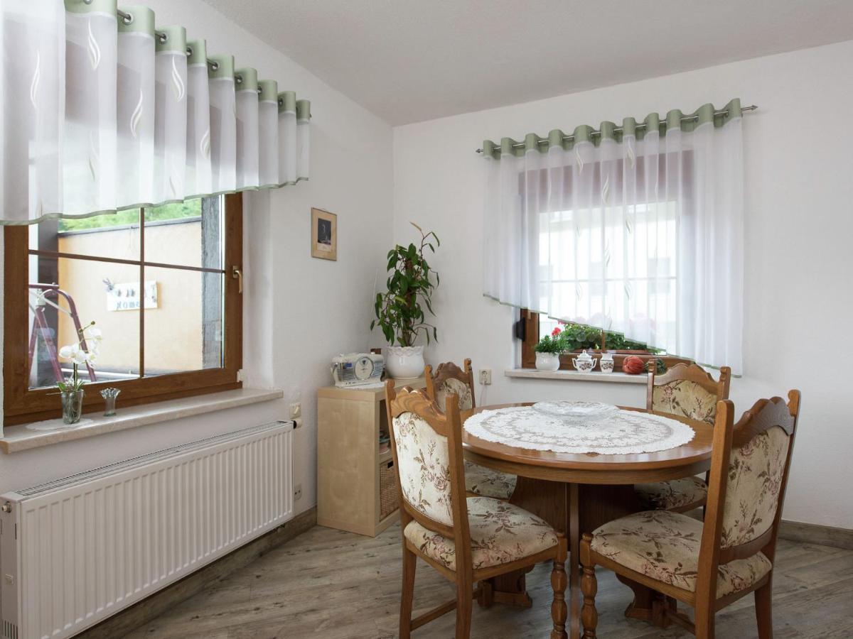 Cozy Apartment In Ore Mountains With Balcony Breitenbrunn  Luaran gambar