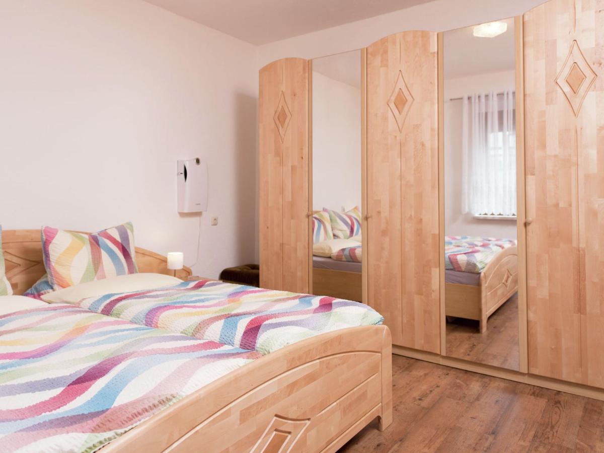 Cozy Apartment In Ore Mountains With Balcony Breitenbrunn  Luaran gambar