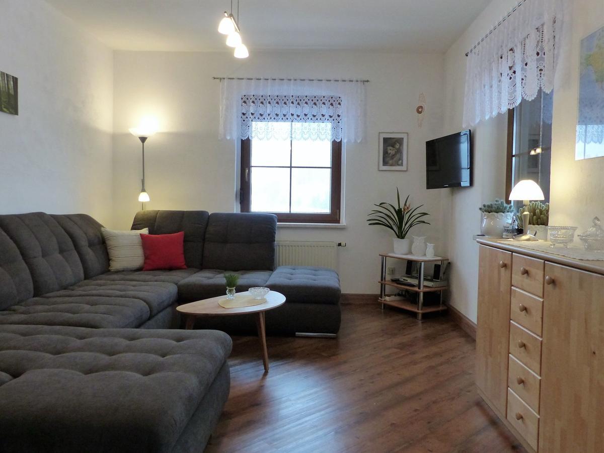Cozy Apartment In Ore Mountains With Balcony Breitenbrunn  Luaran gambar